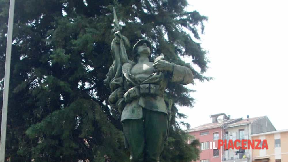 La statua del Fante verrà trasferita sul Pubblico Passeggio