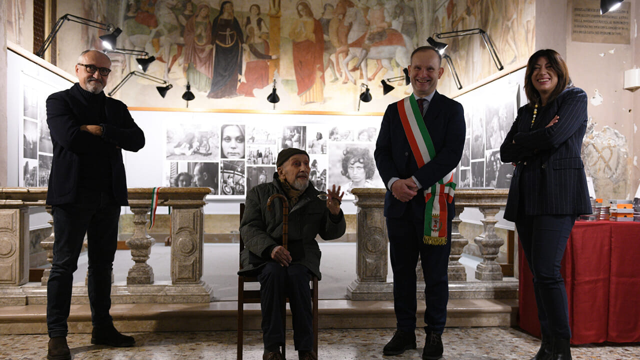 il patrimonio fotografico di Tonino Simoncelli diventa mostra