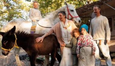 Il (triste) Natale della famiglia nel bosco. I Trevallion divisi a pranzo. Salvini: “Cattiveria gratuita istituzionale”