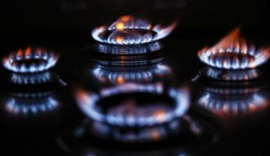 Nel 2026 bollette di luce e gas in calo