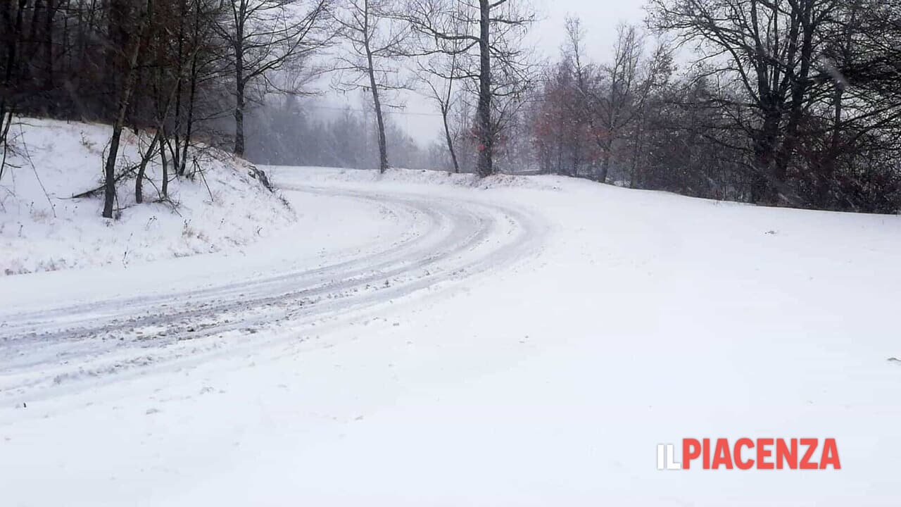 fino a 15 centimetri in alta collina, 30 in montagna. L’allerta meteo