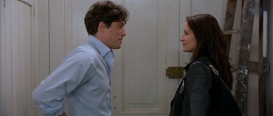 Notting Hill: Julia Roberts e Hugh Grant in una scena