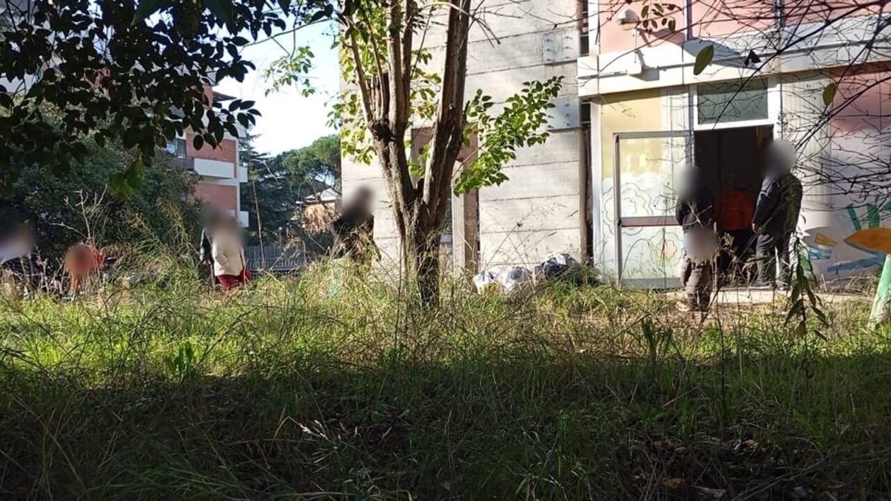 Occupazione lampo nella scuola fantasma di Torrevecchia