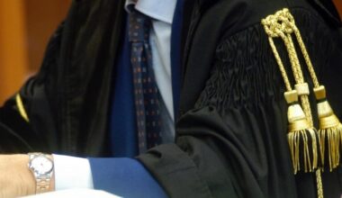 Circolo Canottieri Roma, dipendente licenziata per aver dato del 'tu'. Direttore: Solo ultimo caso