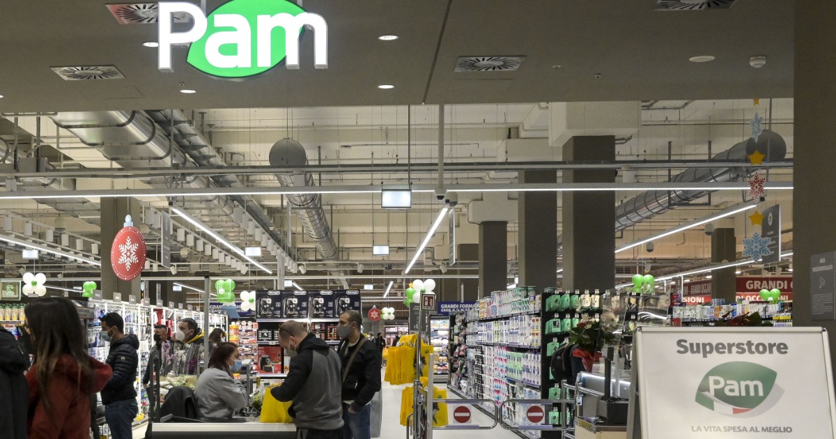 Test del carrello Pam: cassiera sospesa per un mascara nascosto tra le castagne | Il Fatto Quotidiano