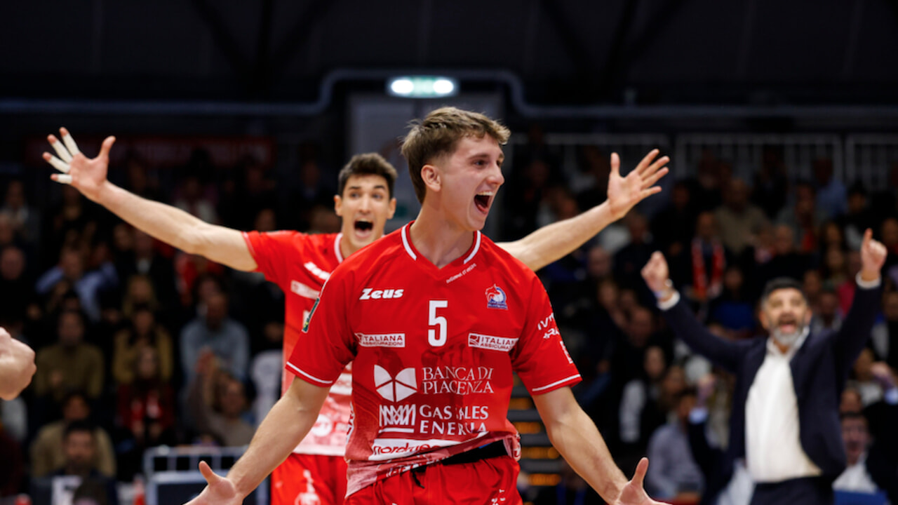 La Gas Sales Bluenergy sfida Modena per il primo obiettivo stagionale. Dalle 19.30 segui la diretta