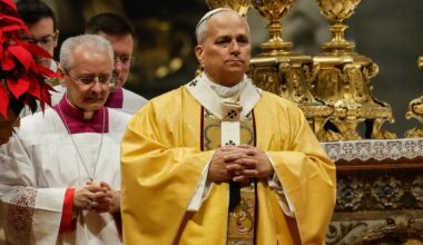 Messa di Natale, l'omelia di Papa Leone XIV: 'Economia distorta tratta uomini come merci'