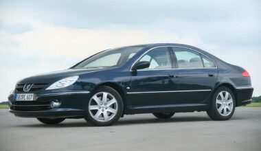 Peugeot 607, la berlina francese del decennio 2000-2010