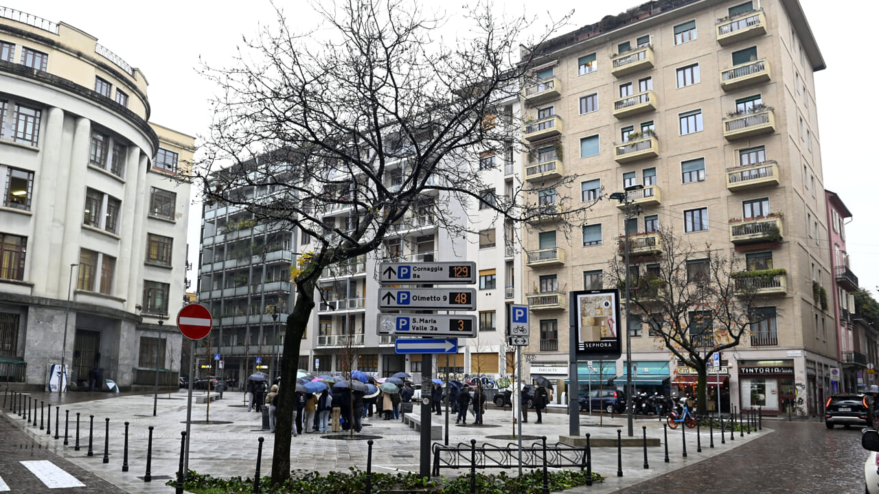 Un'altra piazza di Milano riapre al pubblico (riqualificata): il progetto
