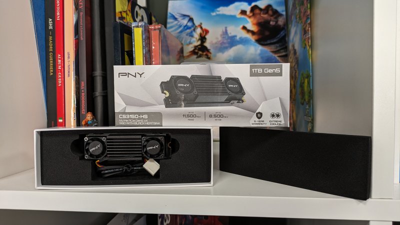 L'SSD PNY CS3150-HS da 1 TB aveva due ventoline integrate nel dissipatore L'SSD PNY CS3150-HS da 1 TB aveva due ventoline integrate nel dissipatore