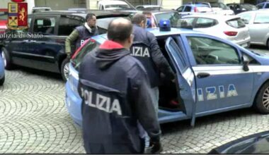 Uomo sequestrato e costretto a sottoscrivere finanziamenti per ottenere telefoni cellulari da rivendere: tre arresti a Torino