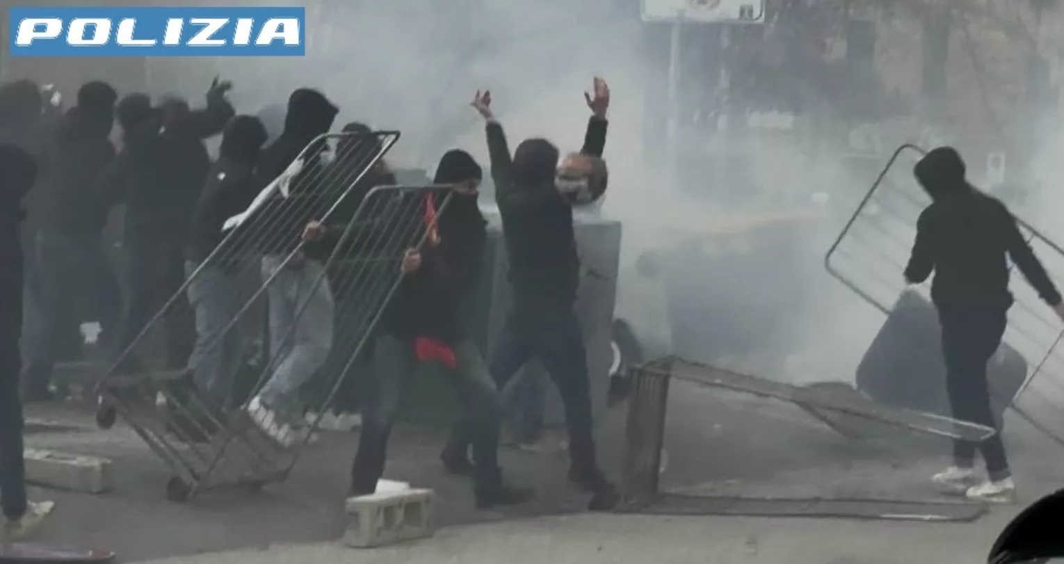 Scontri prima di Genoa-Inter: i cinque ultras rossoblù chiedono scusa e tornano a casa - Primocanale.it
