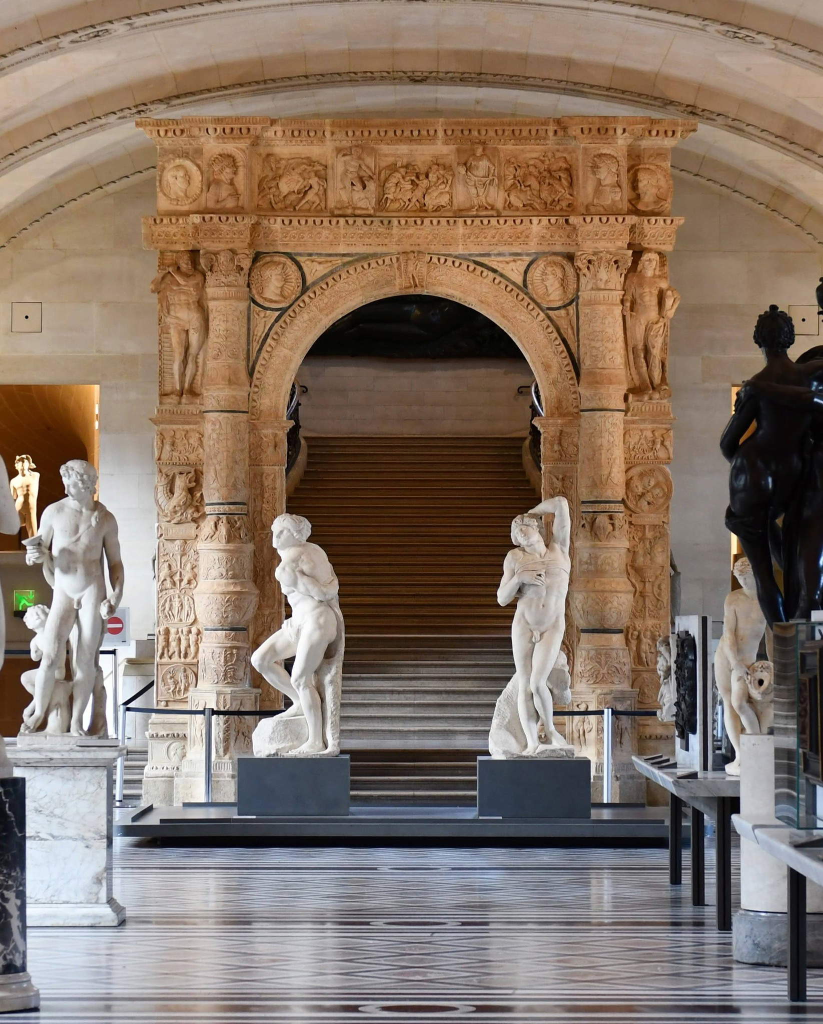 Il portale di Palazzo Stanga restaurato. Foto: Louvre / Nicolas Bousser