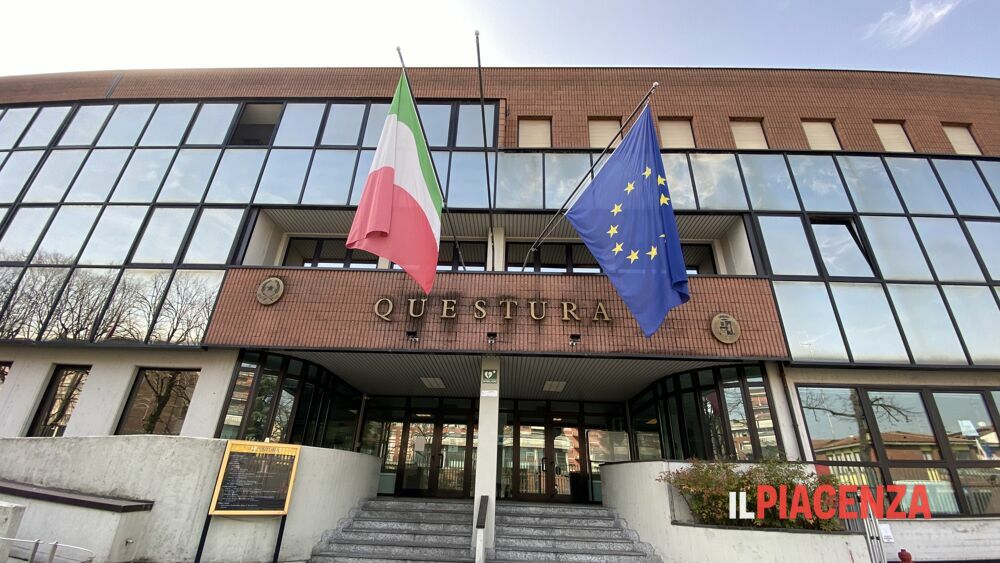 Contrasto alle droghe, maxi operazione della polizia in città: controllati in 600