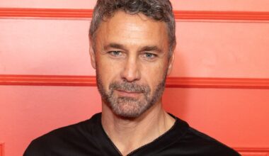 Raoul Bova seduce la Francia e va alla prima di Emily in Paris 5