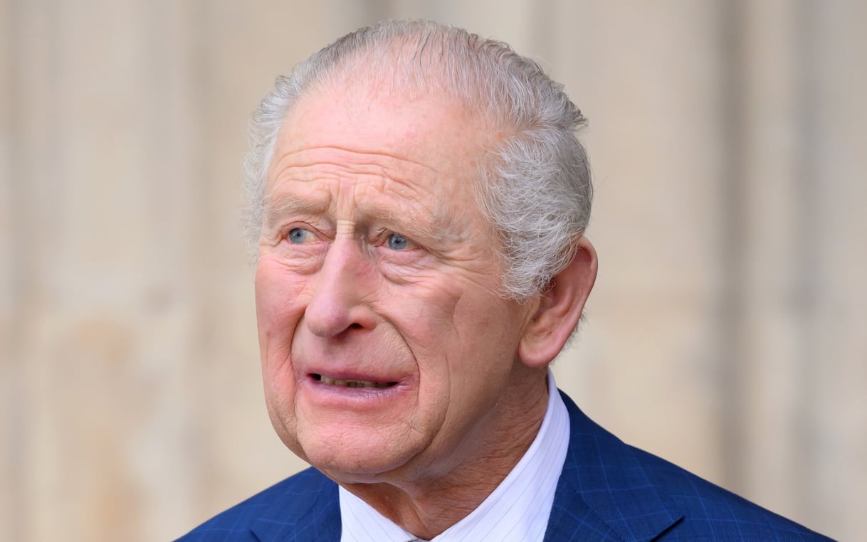 Re Carlo: 'Le mie cure contro il cancro nel nuovo anno saranno ridotte'