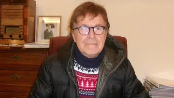 Attenzione alla nuova truffa degli abiti: “Offrono vestiti gratis ma poi insistono per avere i soldi”