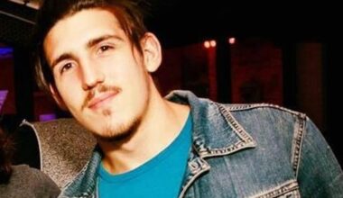 Travolto da un'onda nell'oceano, muore subito dopo il ricovero