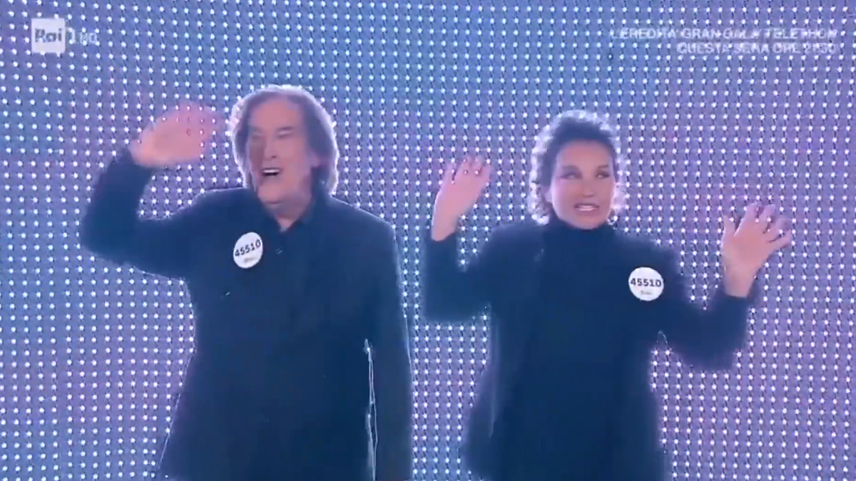 Ricchi e Poveri cadono a Domenica In, l'incidente