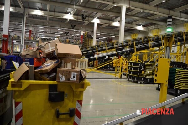 rifiuti packaging Amazon-2 rifiuti packaging Amazon-2