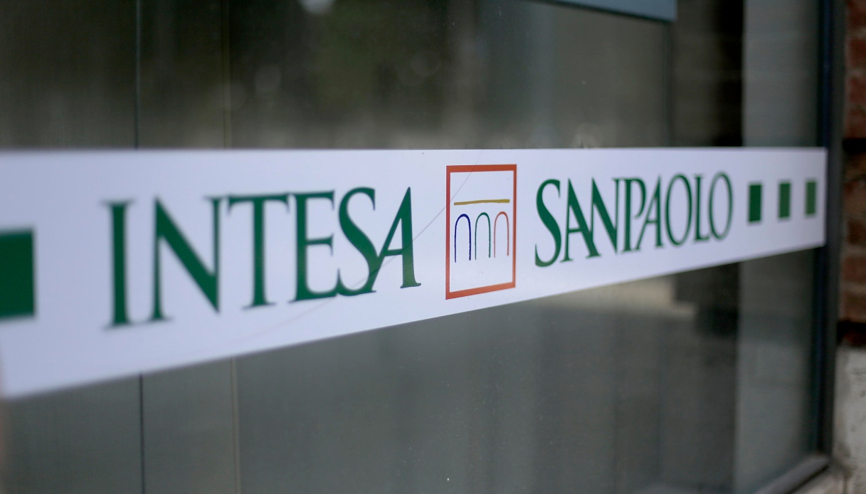 Rinnovo contratto Intesa Sanpaolo, l’accordo prevede la settimana cortissima