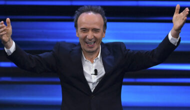 Benigni e la storia umana di San Pietro: un monologo che commuove e sorprende - Amica.it