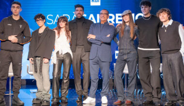 Con "Sarà Sanremo" stasera in tv su Rai 1 si completa il puzzle del Festival 2026 - Amica.it