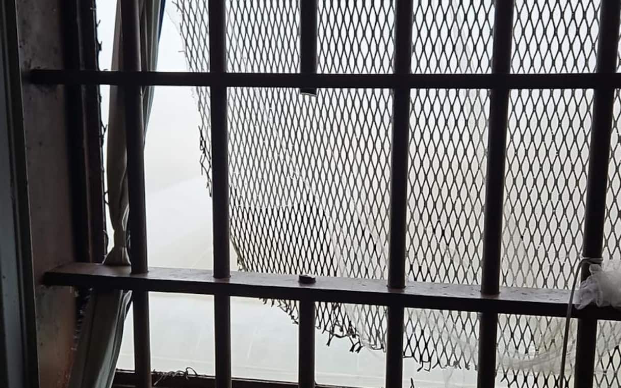 Milano, in fuga il detenuto evaso da carcere Opera: le immagini delle sbarre tagliate