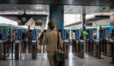 gli orari garantiti da Trenord e Trenitalia e le fasce a rischio