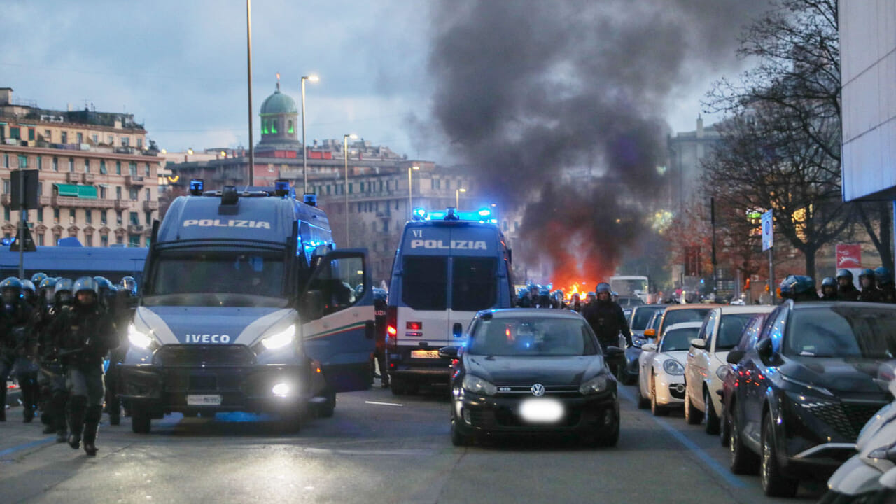 Scontri tra tifosi per Genoa Inter, agenti feriti e indagini Digos