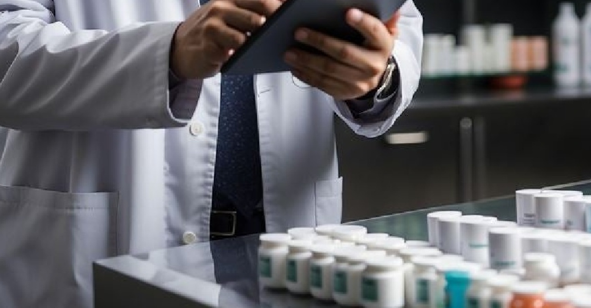 Tumore colon-retto, i kit per lo screening arrivano in farmacia. “Un passo decisivo per la prevenzione e per salvare vite umane”