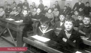 Oltre duecento foto d'epoca di classi di studenti dal 1900 al 1980
