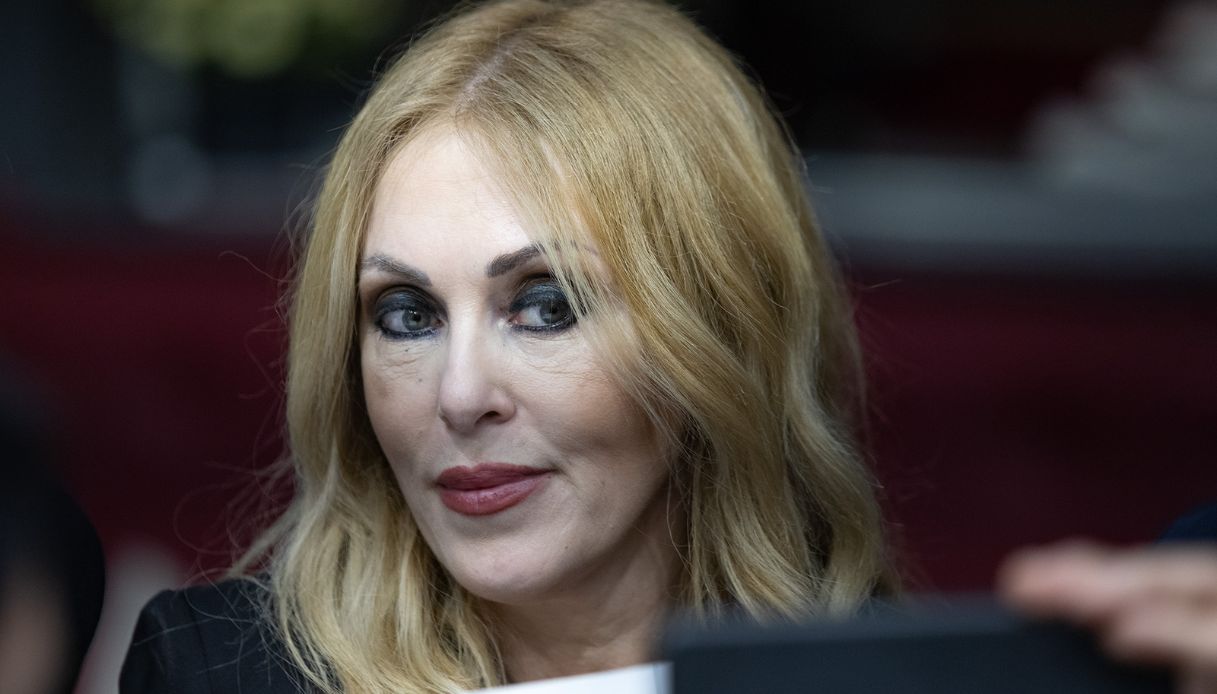 Roberta Bruzzone lascia il programma dopo la lite con Milo Infante