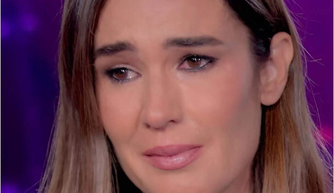 Silvia Toffanin si sente male, la decisione del figlio spezza il cuore | Scoppia in lacrime davanti a tutti