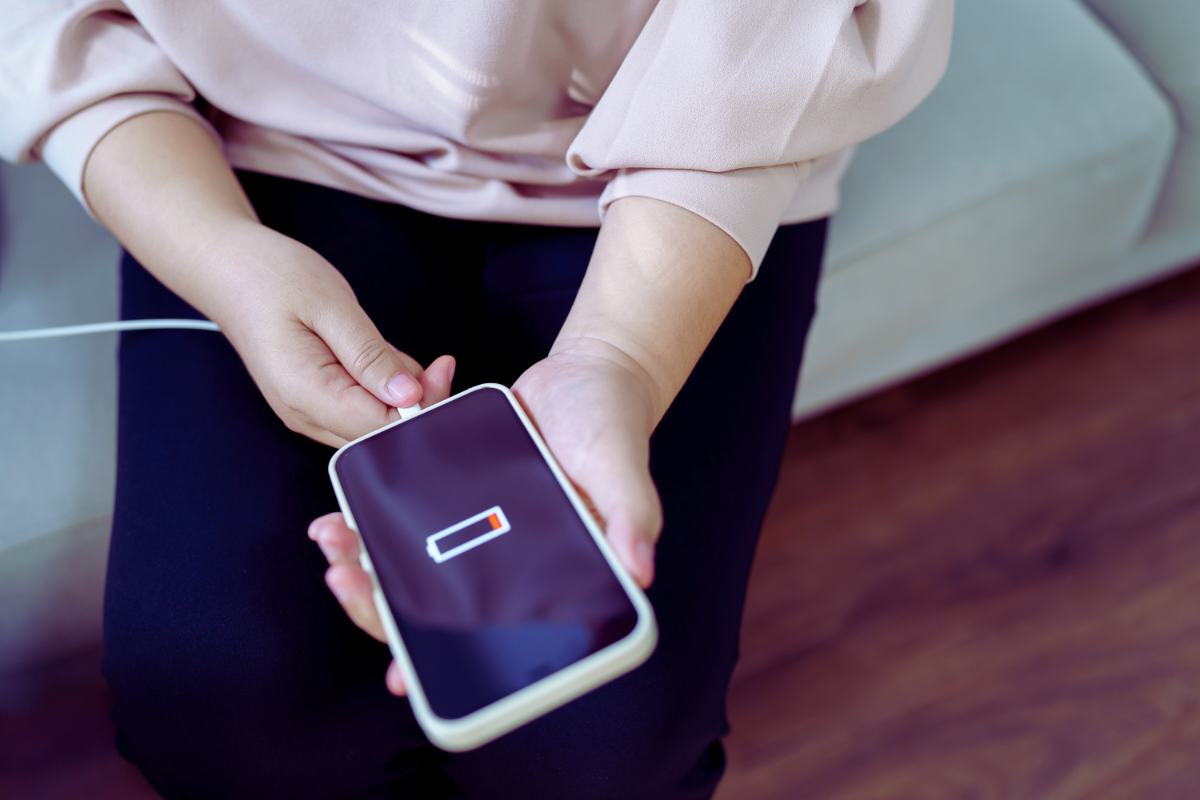 Smartphone Smartphone in pericolo, questi caricabatterie stanno rovinando il tuo cellulare