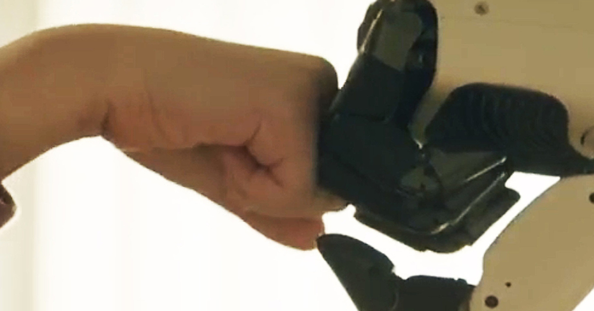 Anche LG ha il suo robot domestico, si chiama LG CLOiD