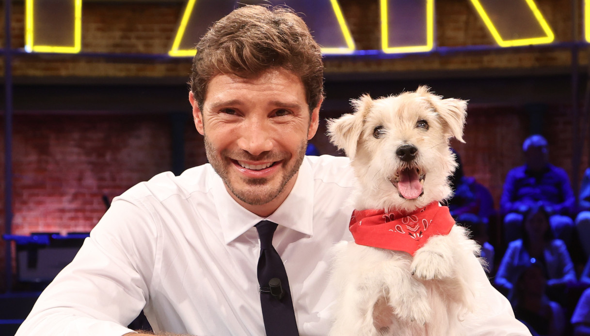 Affari Tuoi, si gioca in tre ma 50000 euro sfumano: De Martino decisivo