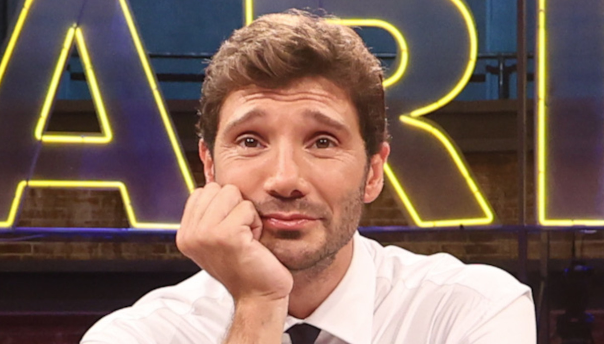 Affari Tuoi, Cristina in lacrime per il matrimonio: interviene Stefano De Martino