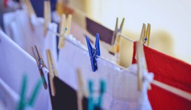 Se stendi così stai distruggendo i tuoi vestiti: il metodo alternativo è una rivelazione