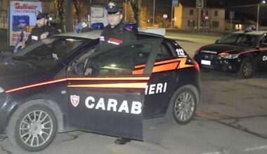 Firenze, cacciato dopo una lite in discoteca estrae una pistola e minaccia i presenti