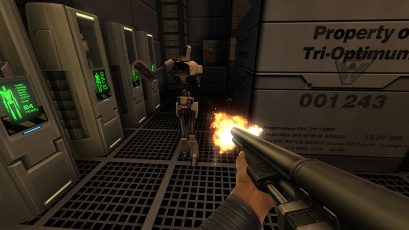 Una sequenza di combattimento in System Shock 2: 25th Anniversary Remaster