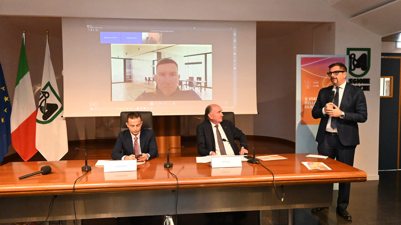 fiamma olimpica, conferenza stampa, milano-cortina 2026