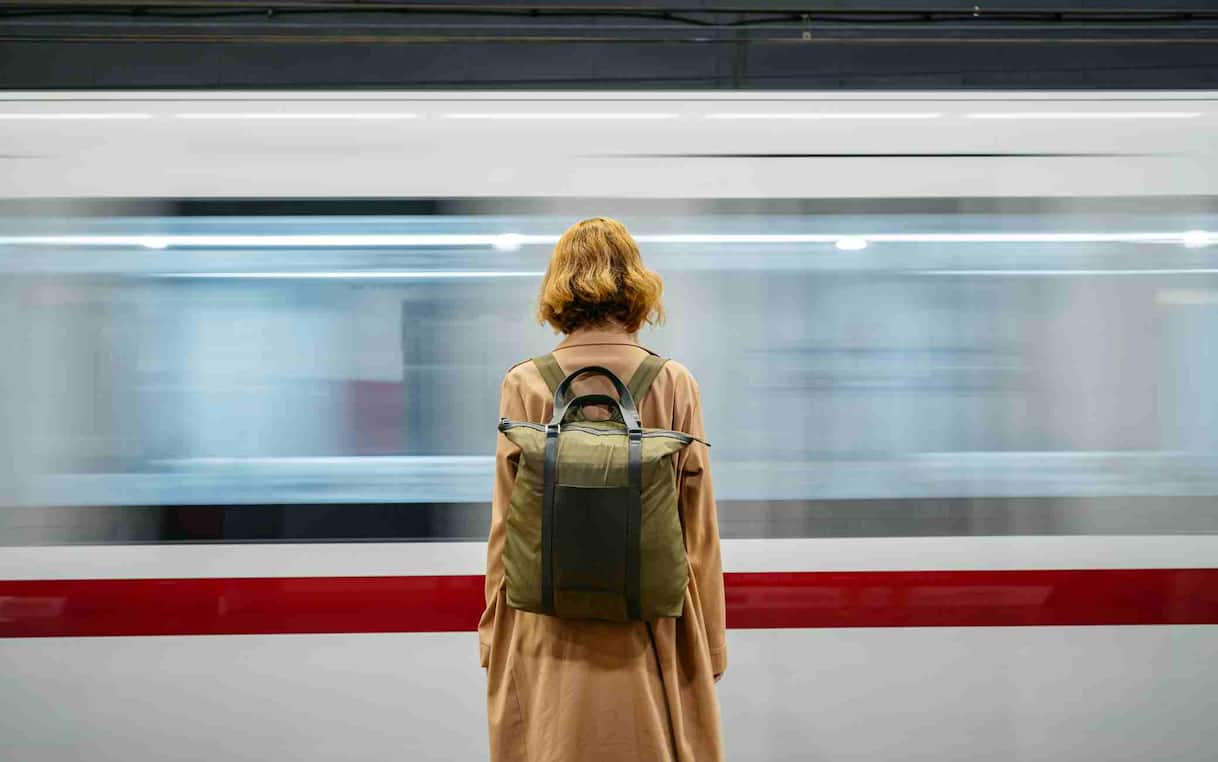 Trasporto pubblico, governo taglia fondi e insiste sul Ponte sullo stretto: report Pendolaria