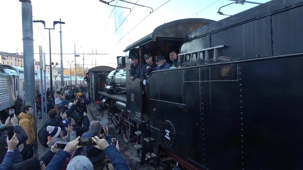 l'ultimo viaggio con un treno a vapore