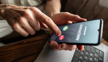 Oltre 90mila euro sottratti dal conto, i soldi trasferiti all’estero. Sms e smishing, ecco come attiravano le vittime