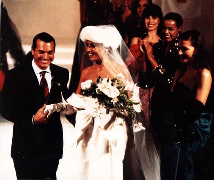 Un abito da sposa creato dallo stilista