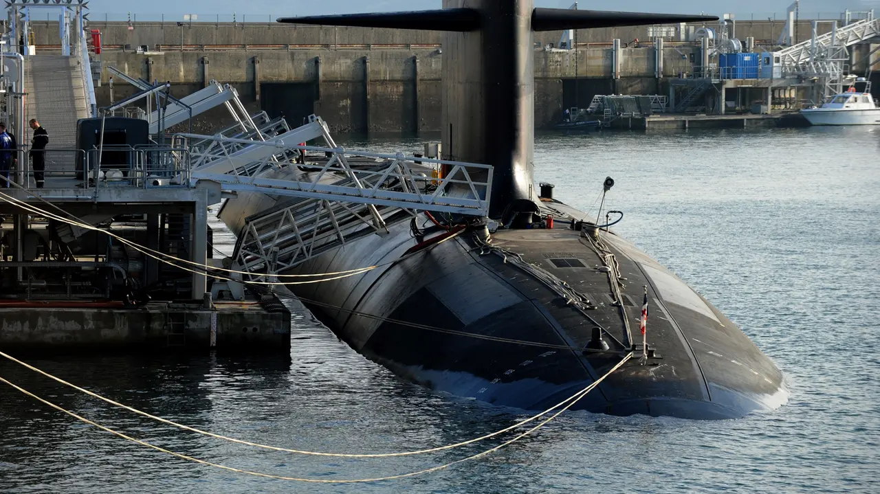 Un sottomarino nucleare nella base navale di Ile Longue, nella Francia occidentale