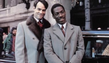 Il finale di ‘Una poltrona per due’ ri-spiegato: da 28 anni è il rompicapo della vigilia di Natale