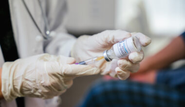 Vaccini mRNA: benefici anche oltre il COVID, mortalità generale ridotta del 25%. Studio su 29 milioni di Francesi