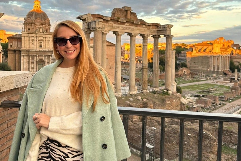 Da Naomi Campbell a Bezos, Valentina Dolci veste i vip per D&G: "Passione ereditata dalla nonna"